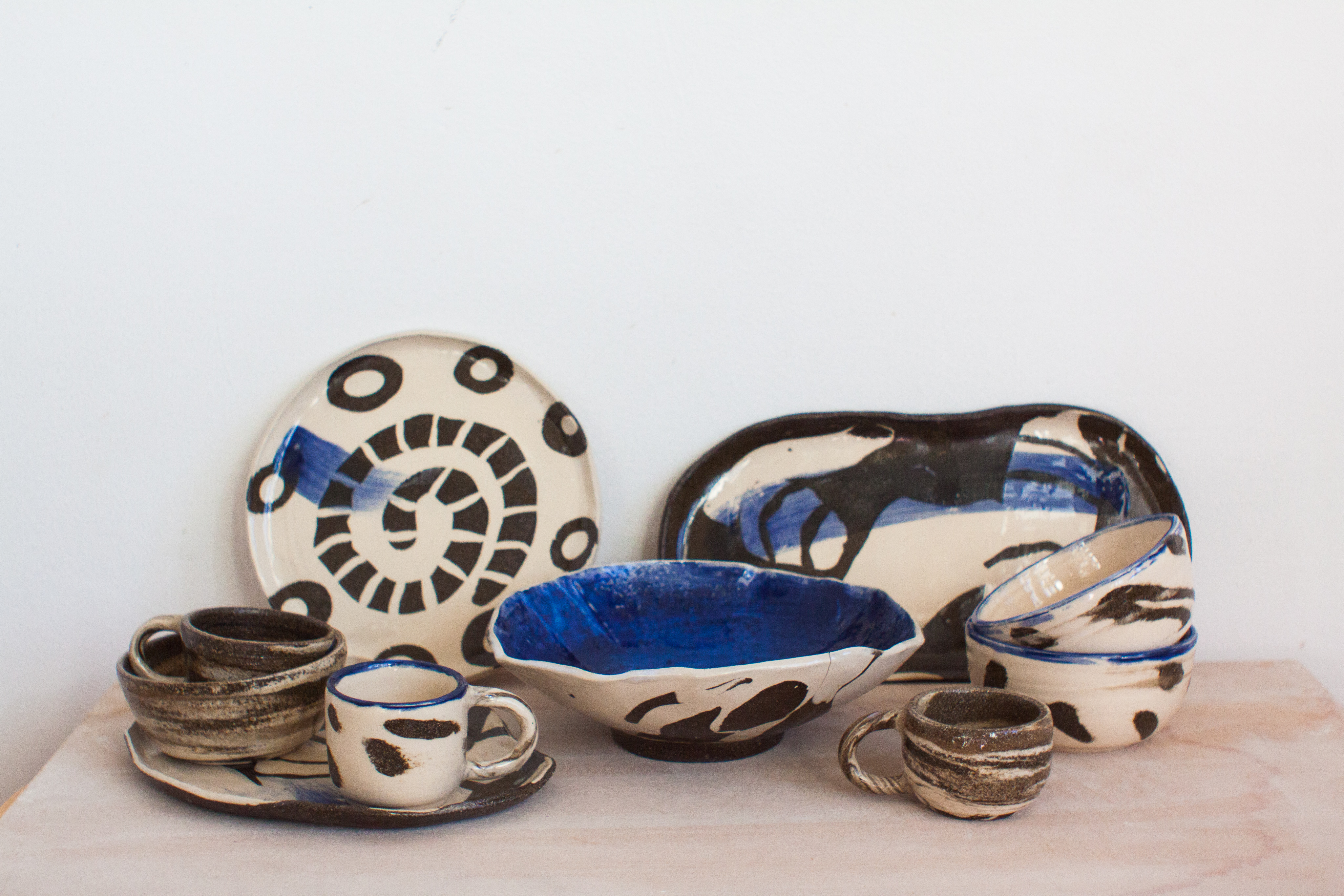 Dishware set by Anna